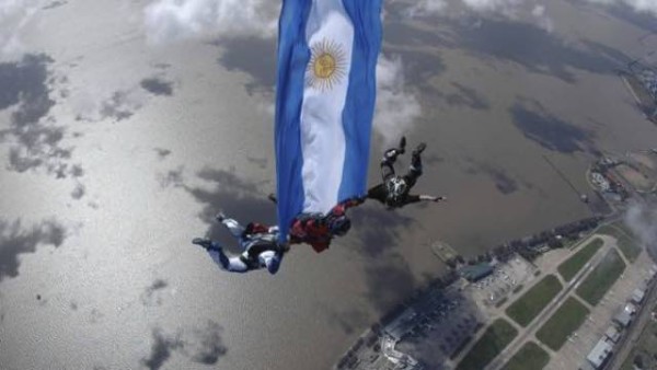 Argentina bandera caida (1)