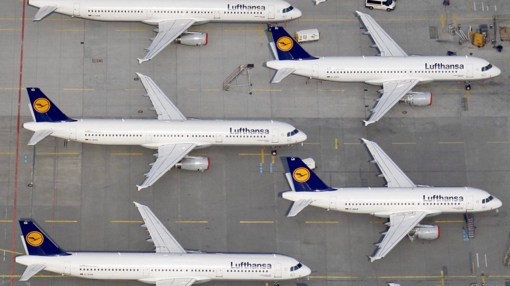 il mercaro europeo è saturo di offerta; apparecchi Lufthansa - © Johannes Eisele / Reuters