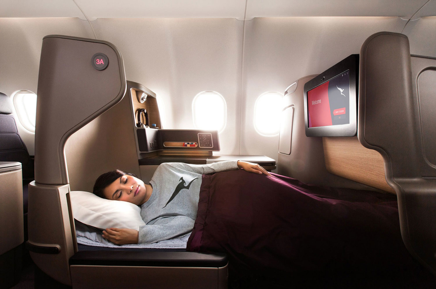 Qantas Boeing Dreamliner B7897-900, i sedili reclinano in letti orizzontali di 2 metri di lunghezza